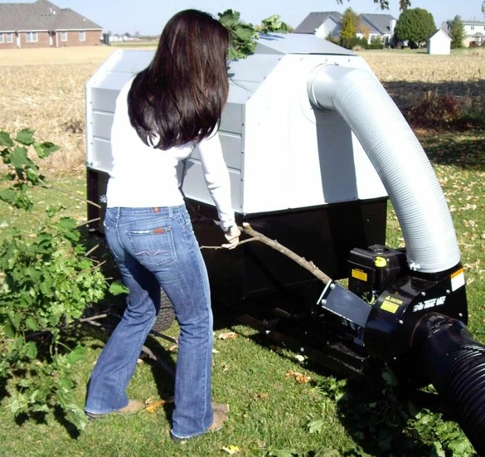 Trac Vac Model CV865 Chipper Debris Vacuum 8 HP Briggs & Stratton Engine