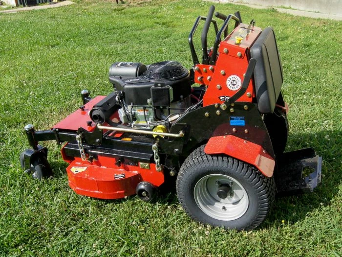 Havener Bradley 36" Commercial Turf Stand On Zero Turn Mower 25HP Briggs - Image 4