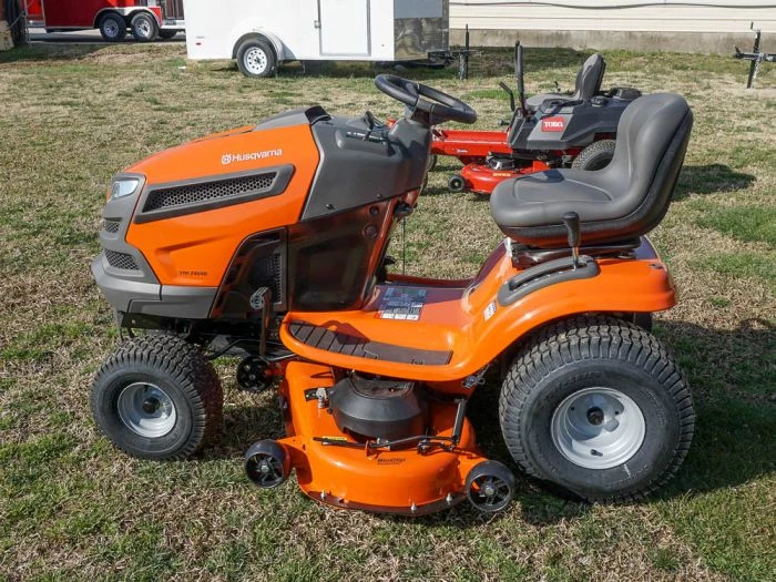 Husqvarna YTH24V48 Lawn Mower 48" 24 HP Briggs - Image 4