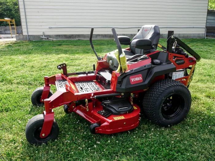 Toro 74010 4000 Series 52" Zero Turn Mower 31HP Kawasaki - Image 4