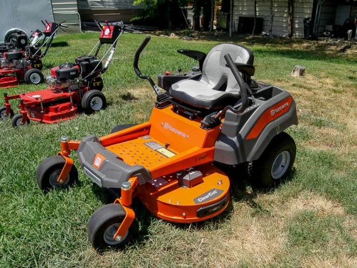 Husqvarna Z242F 42" Zero Turn Mower 21.5HP Kawasaki - Image 4