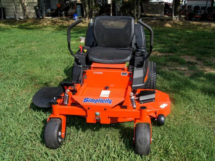 Simplicity Courier 52" Zero Turn Lawn Mower 25HP Briggs - Image 4