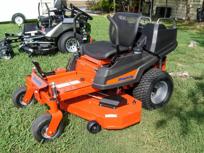 Simplicity Courier 52" Zero Turn Lawn Mower 25HP Briggs - Image 5