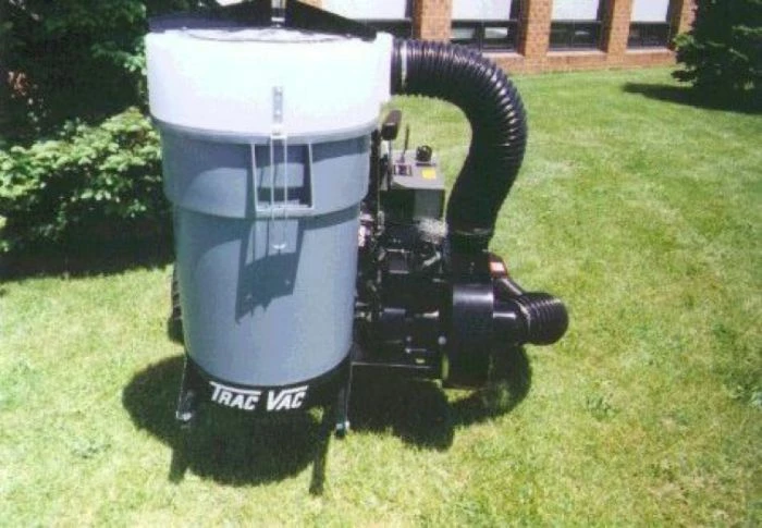 Trac Vac Model 462-Z Zero Turn Mower Debris Vacuum 6.5hp - Image 2