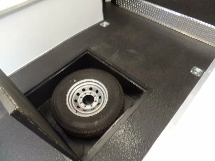 SLE Custom Enclosed Trailer 8.5 X 24 White Storage - Image 3